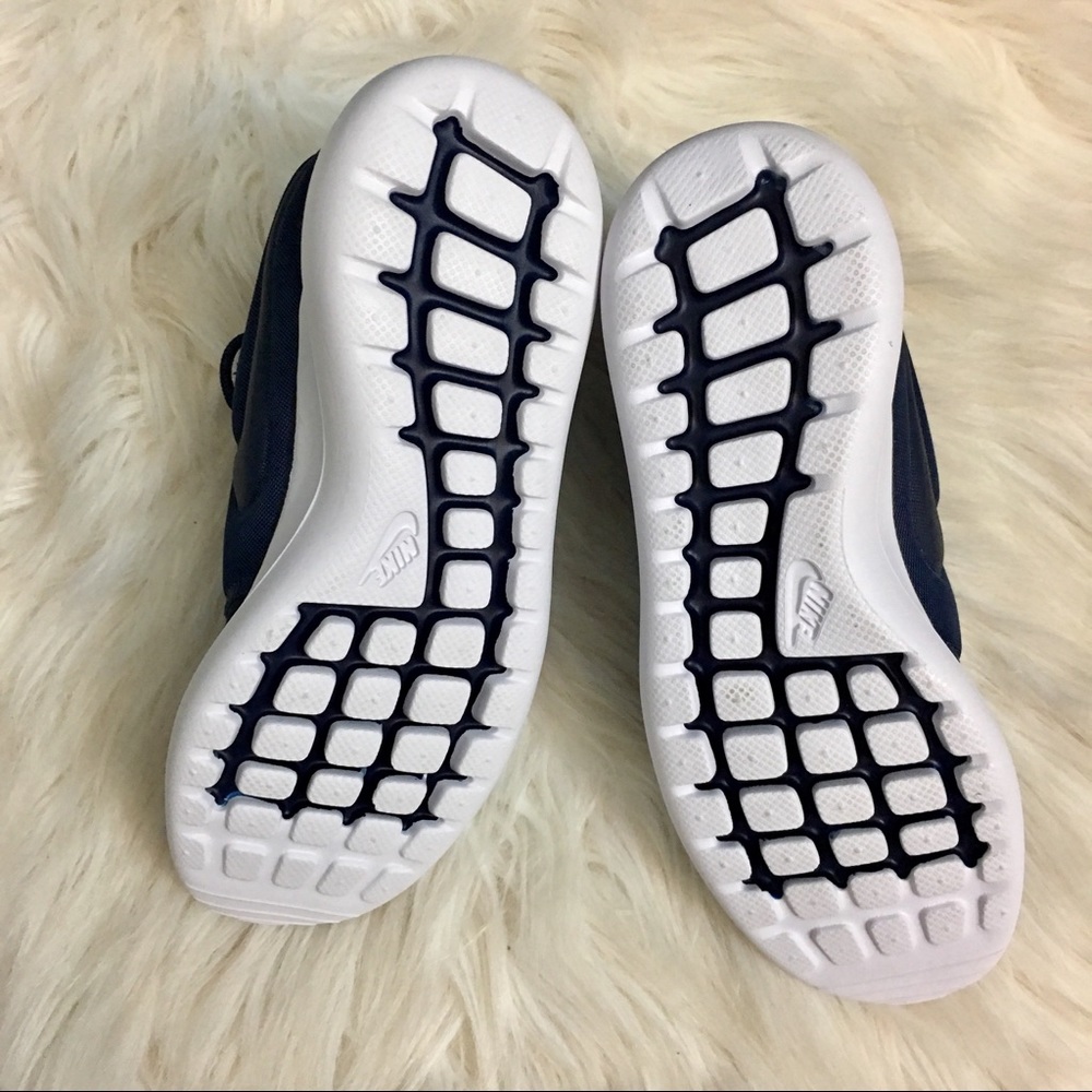 SOLD NWOT Nike Roche - Picture 5 of 6